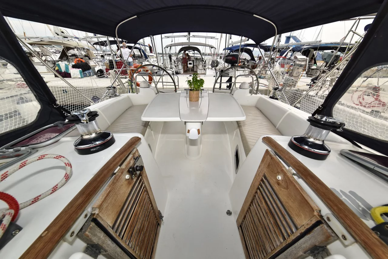 Oceanis 43 (Playmaker)  - 13