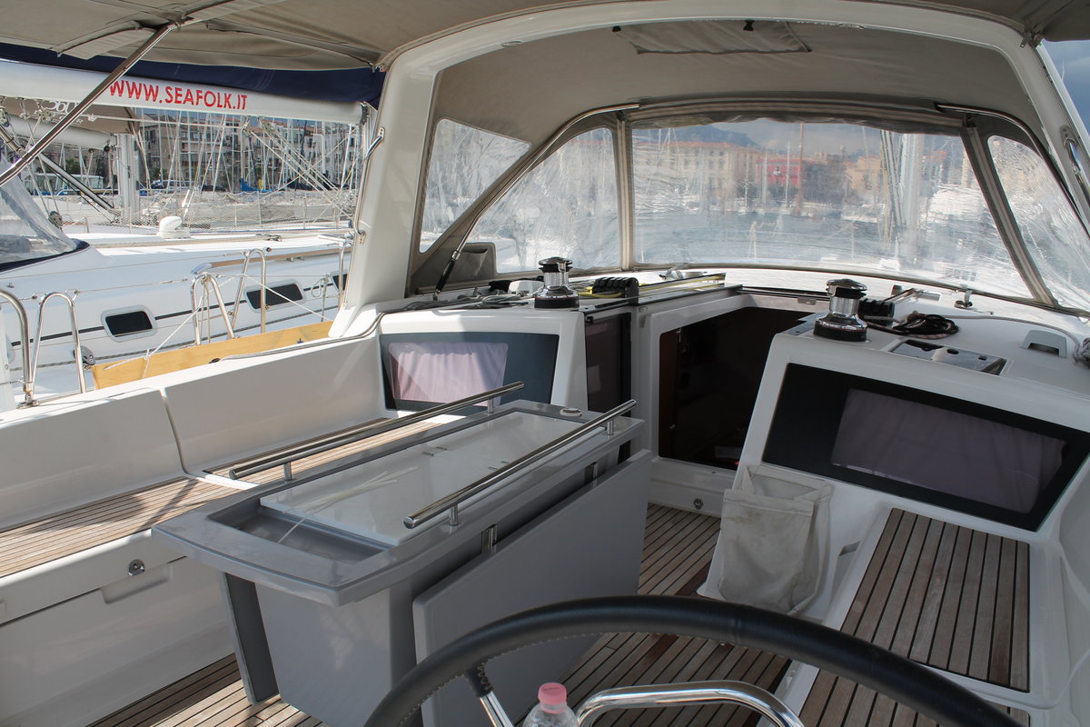 Photo #7 - Oceanis 48 - 5 cab. (Mars Planet) in Portorosa - 32409