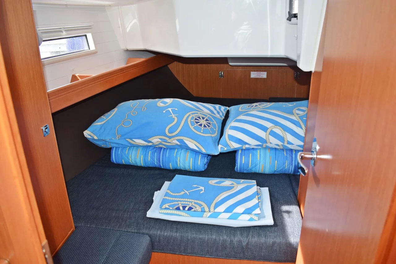 Bavaria Cruiser 37 - 3 cab. (Zaklopatica)  - 13