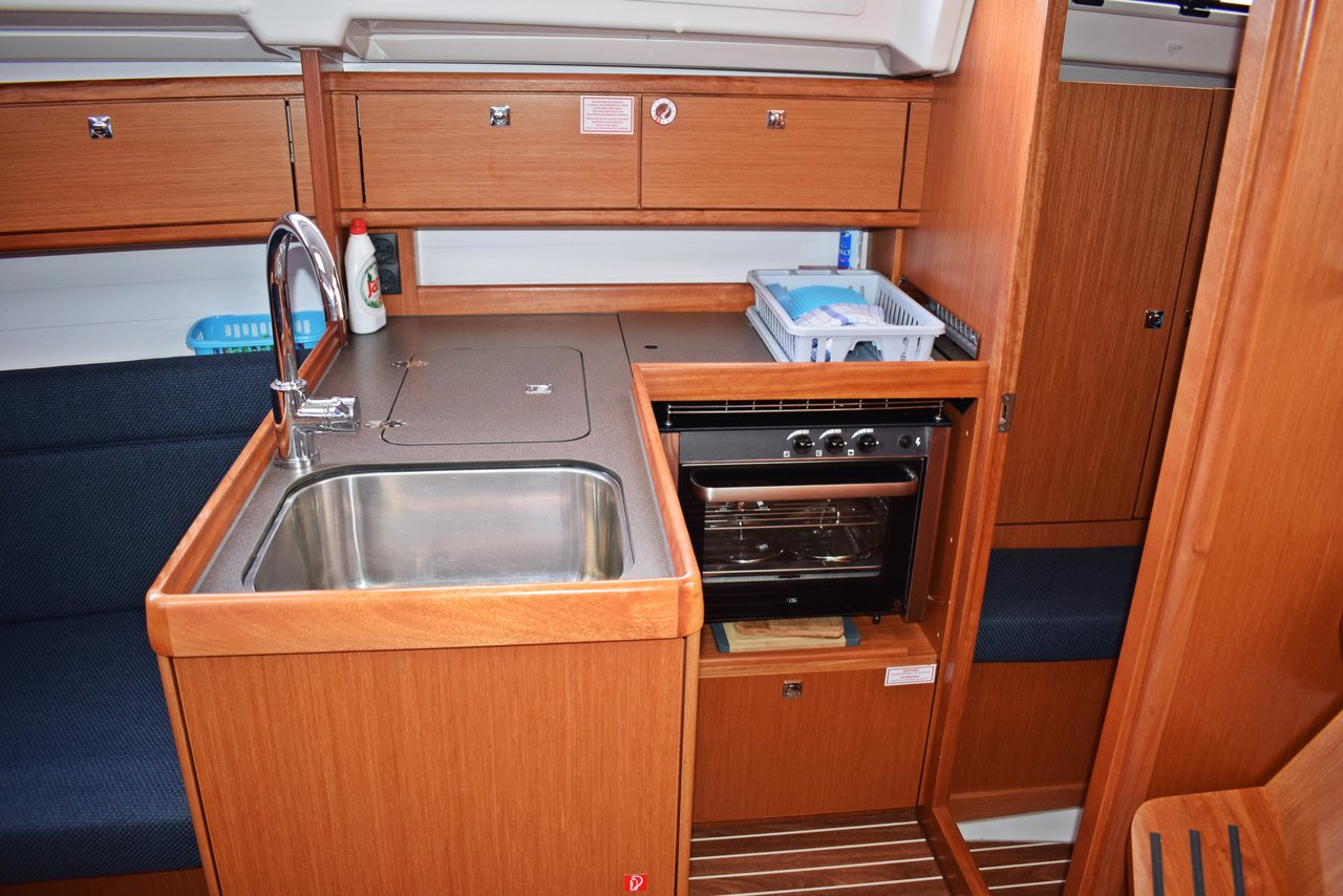 Photo #8 - Bavaria Cruiser 33 (Stončica) in Kastela - 32448