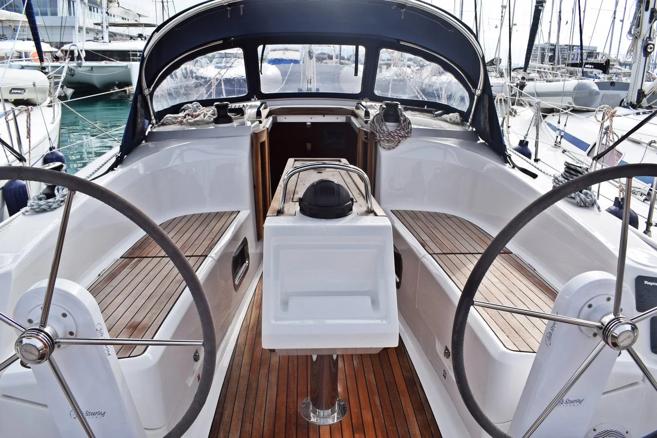 Bavaria Cruiser 34 (Studena)  - 4