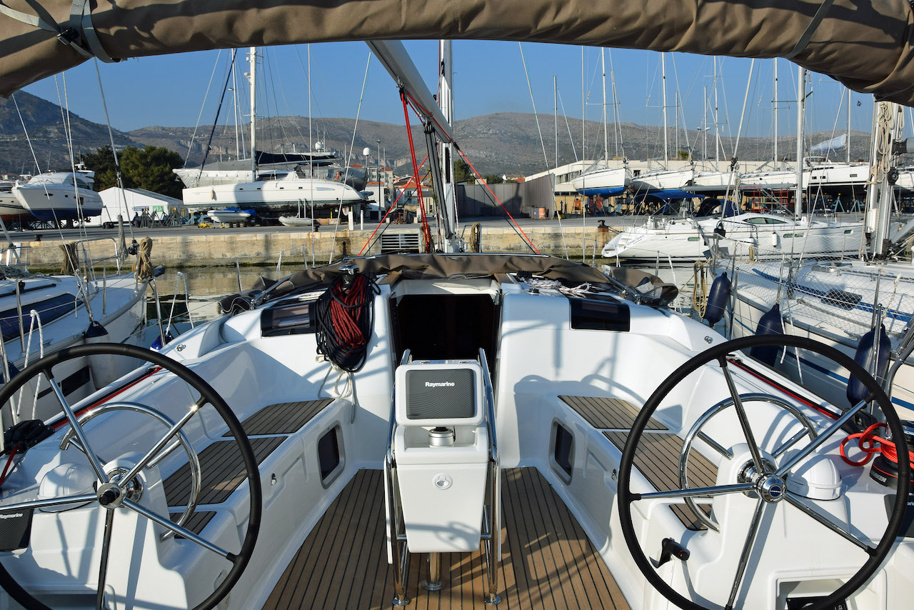 Photo #3 - Sun Odyssey 449 (Beaujolais) in Trogir - 32451