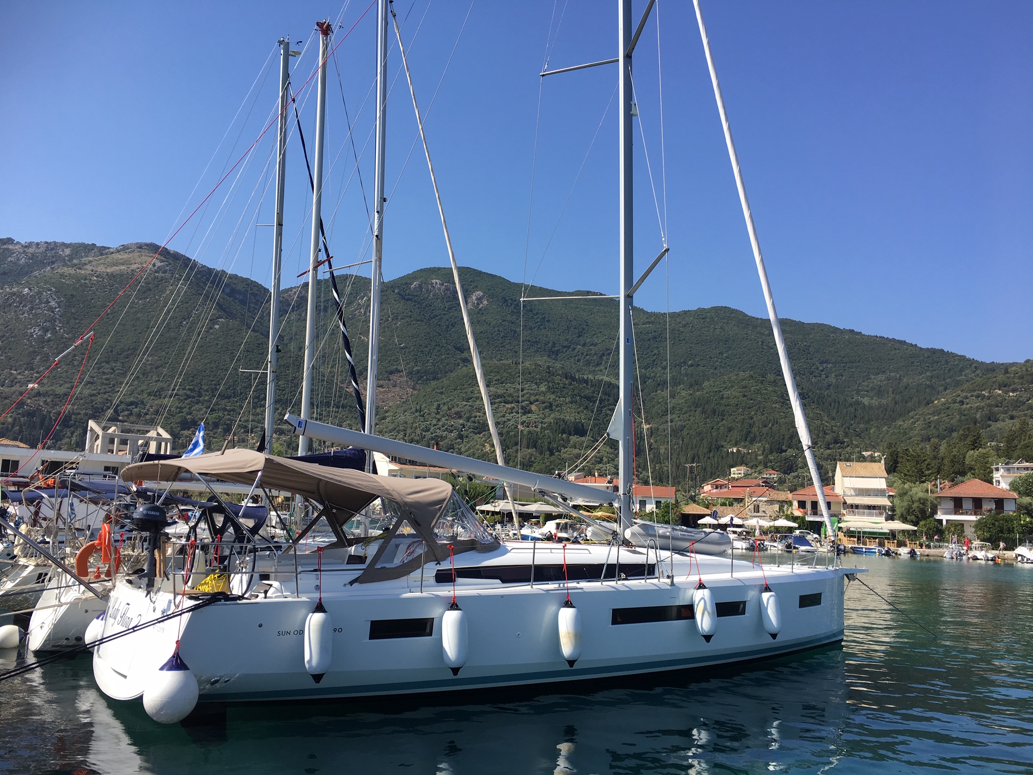 Photo #3 - Sun Odyssey 490 - 4 + 1 cab. (Lady Flora 2) in Lefkada - 32478
