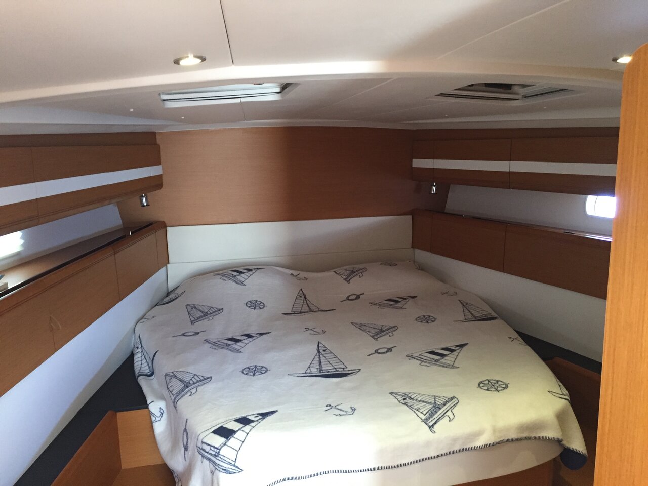 Photo #6 - Jeanneau 53 - 3 + 1 cab. (Aybalam) in Bodrum - 32493