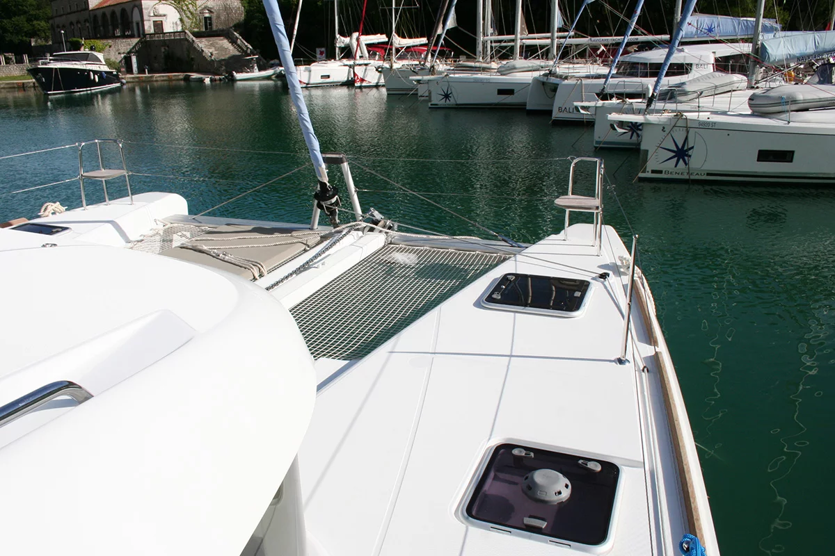 Lagoon 40 - 3 + 2 cab (The Dove)  - 29