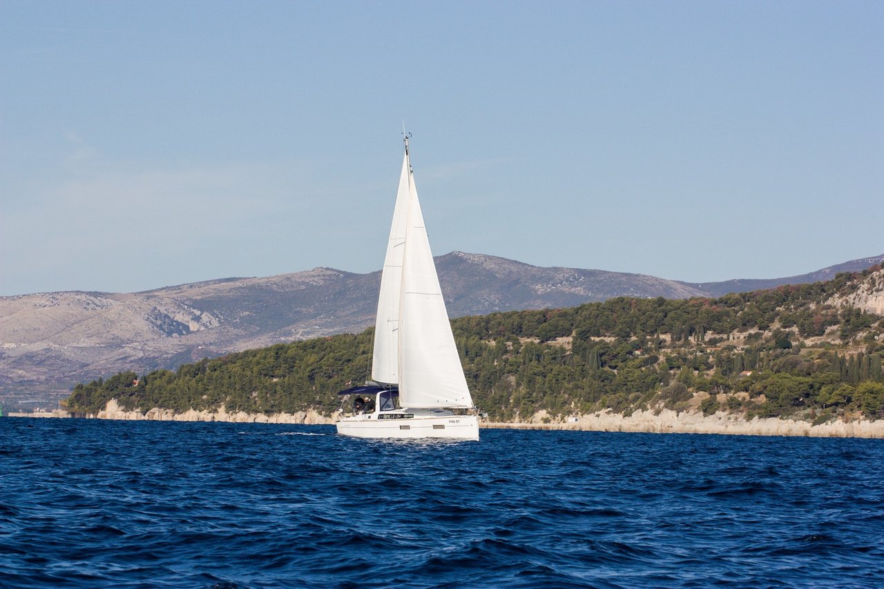 Photo #3 - Oceanis 38 - 3 cab. (Arsen) in Split - 32601