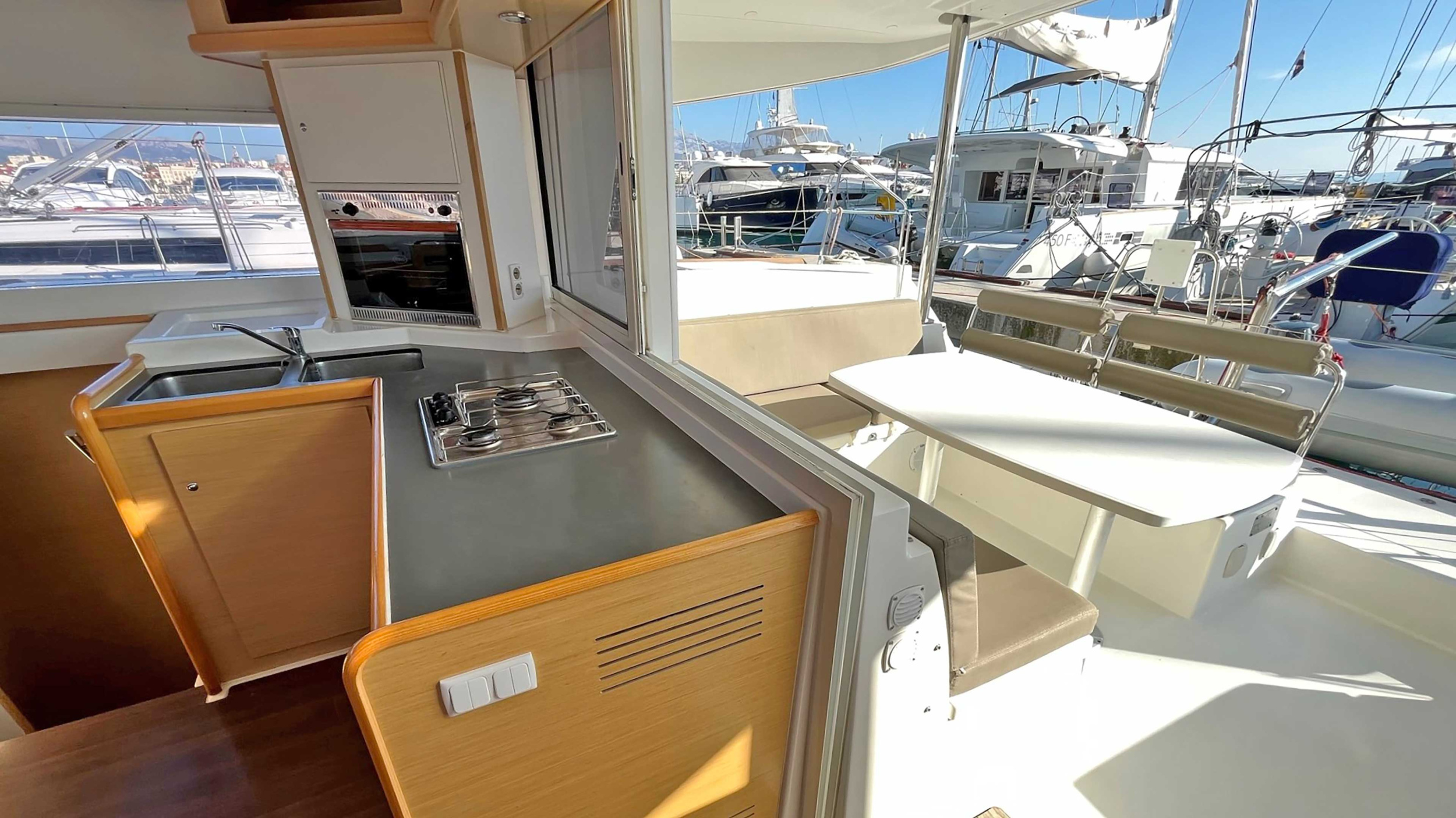 Photo #17 - Lagoon 400 - 4 + 2 cab. (Jazz Point) in Split - 32630