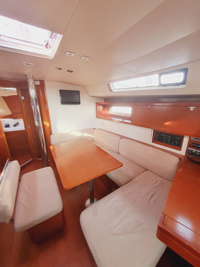 Photo #6 - Oceanis 45 - 4 cab. (Mediterraneo) en Pula - 32656
