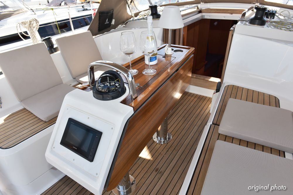 Photo #11 - Bavaria Cruiser 37 - 3 cab. (Hang Loose) in Trogir - 32735