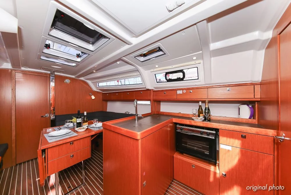 Bavaria Cruiser 37 - 3 cab. (Hang Loose)  - 16