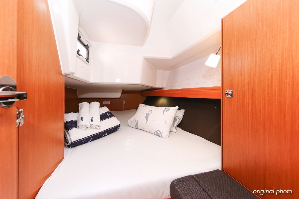 Photo #27 - Bavaria Cruiser 37 - 3 cab. (Hang Loose) in Trogir - 32735
