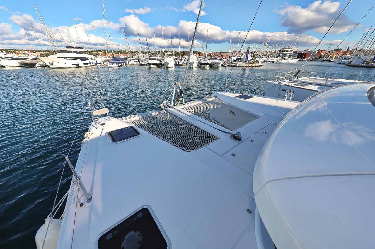 Lagoon 42 - 4 + 2 cab. — photo 9