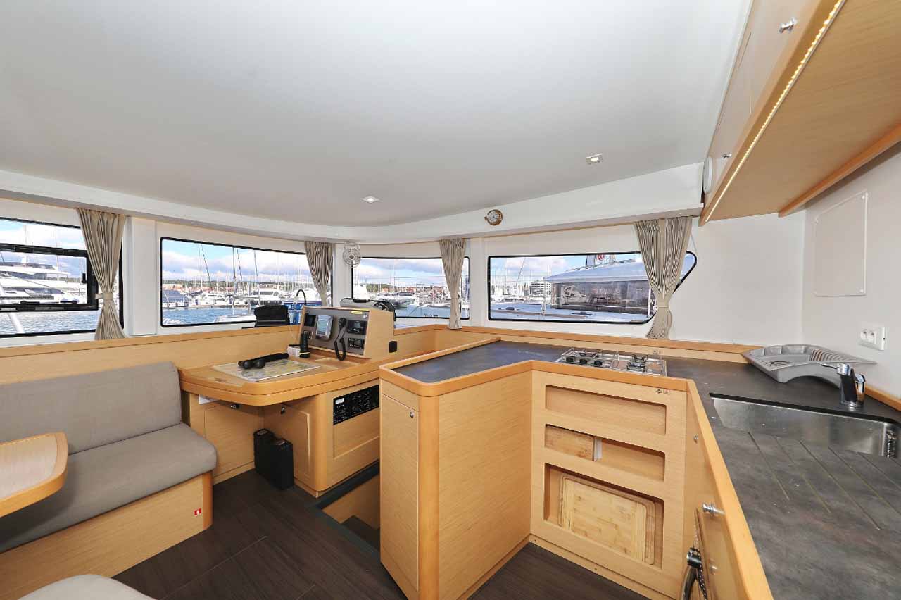 Lagoon 42 - 4 + 2 cab. — photo 12