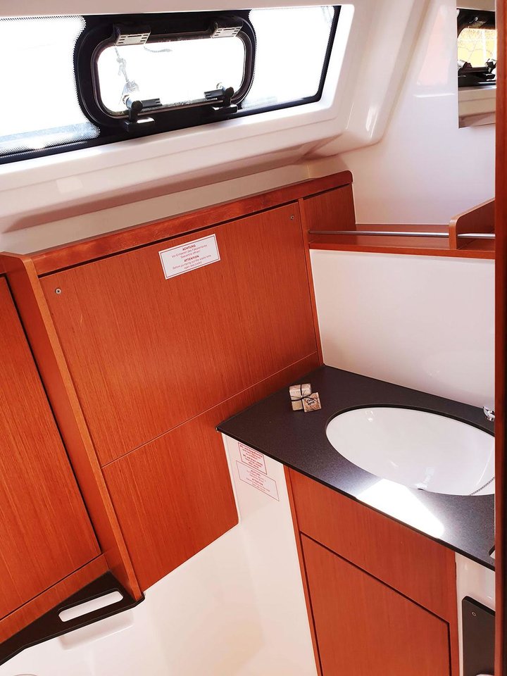 Photo #20 - Bavaria Cruiser 37 - 3 cab. (Smiley) in Split - 32750