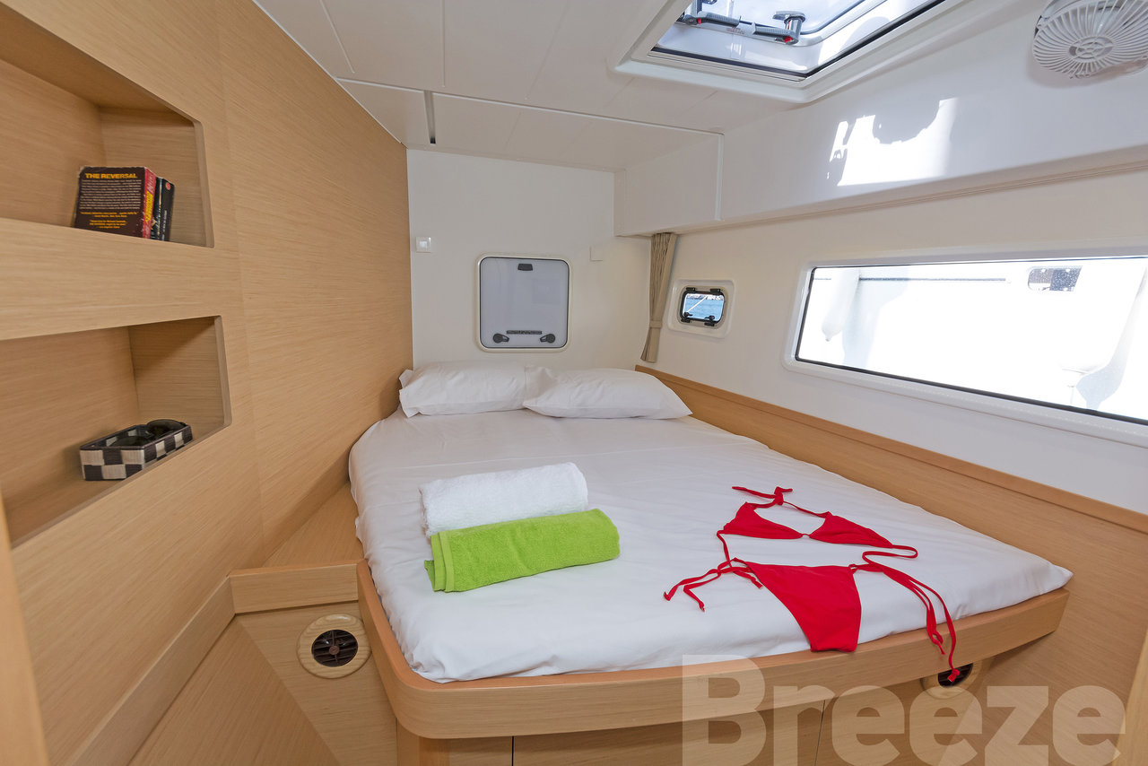 Photo #12 - Lagoon 42 - 4 + 2 cab. (Breeze) in Lavrion - 32754