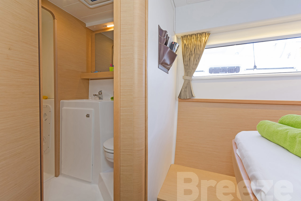Photo #17 - Lagoon 42 - 4 + 2 cab. (Breeze) in Lavrion - 32754