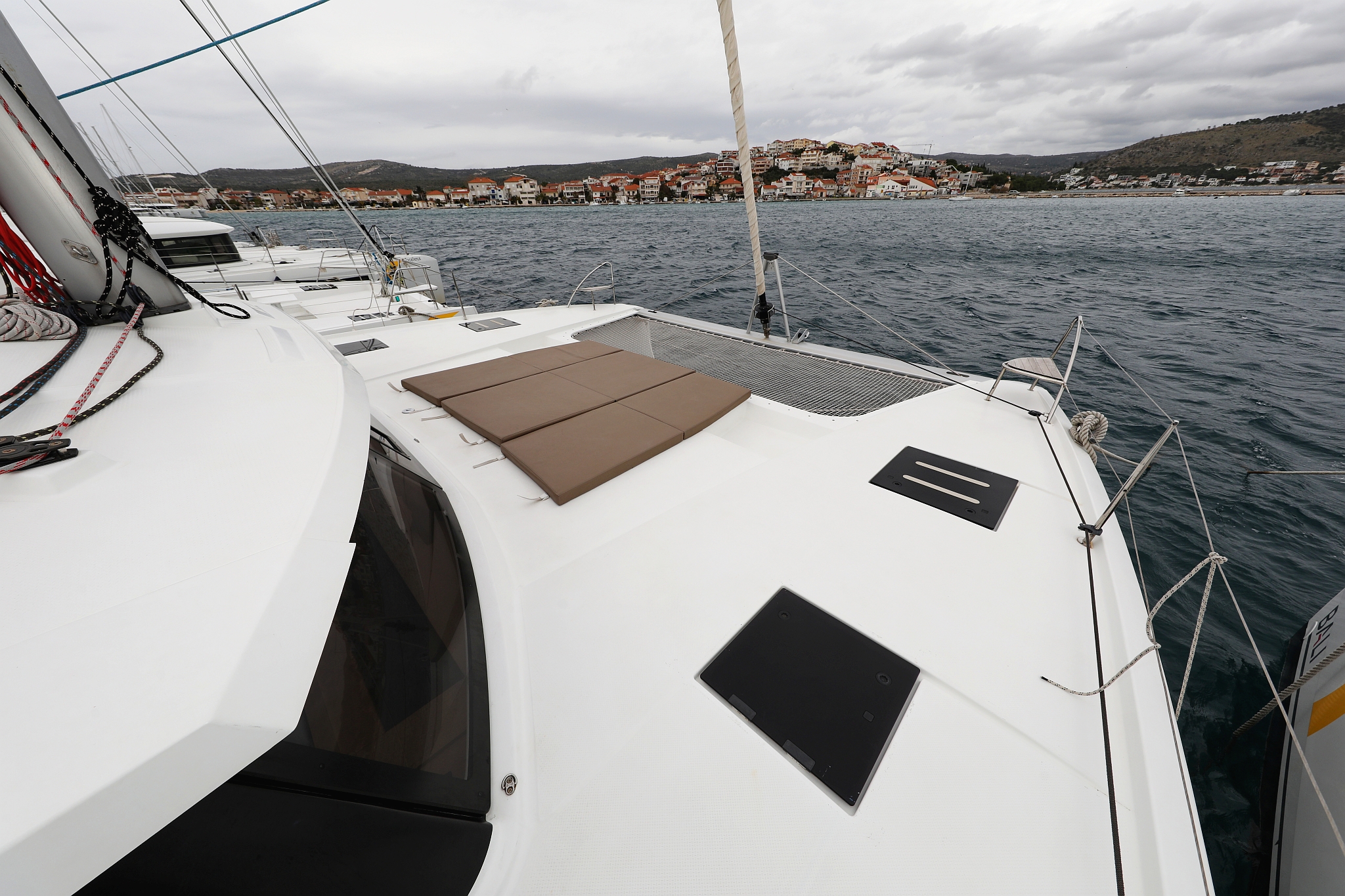 Photo #11 - Fountaine Pajot Saona 47 Quintet - 5 + 1 cab. (Martin V) en Rogoznica - 32764