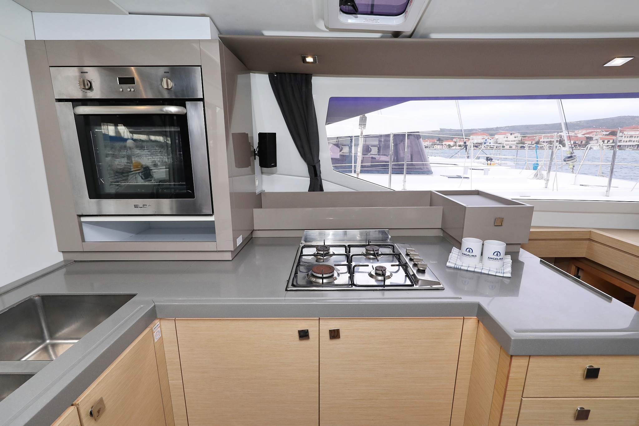 Photo #17 - Fountaine Pajot Saona 47 Quintet - 5 + 1 cab. (Martin V) en Rogoznica - 32764