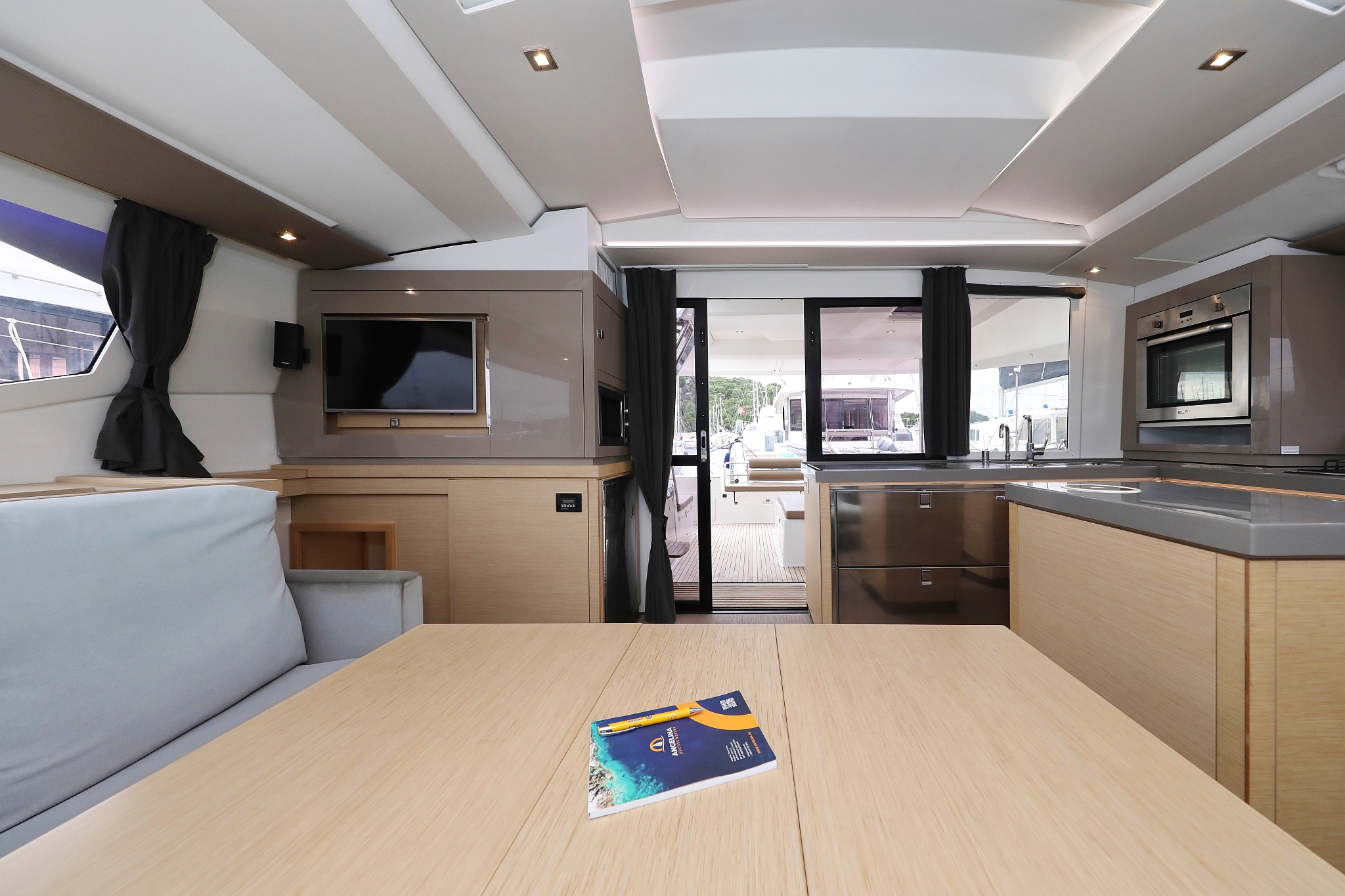 Photo #21 - Fountaine Pajot Saona 47 Quintet - 5 + 1 cab. (Martin V) en Rogoznica - 32764