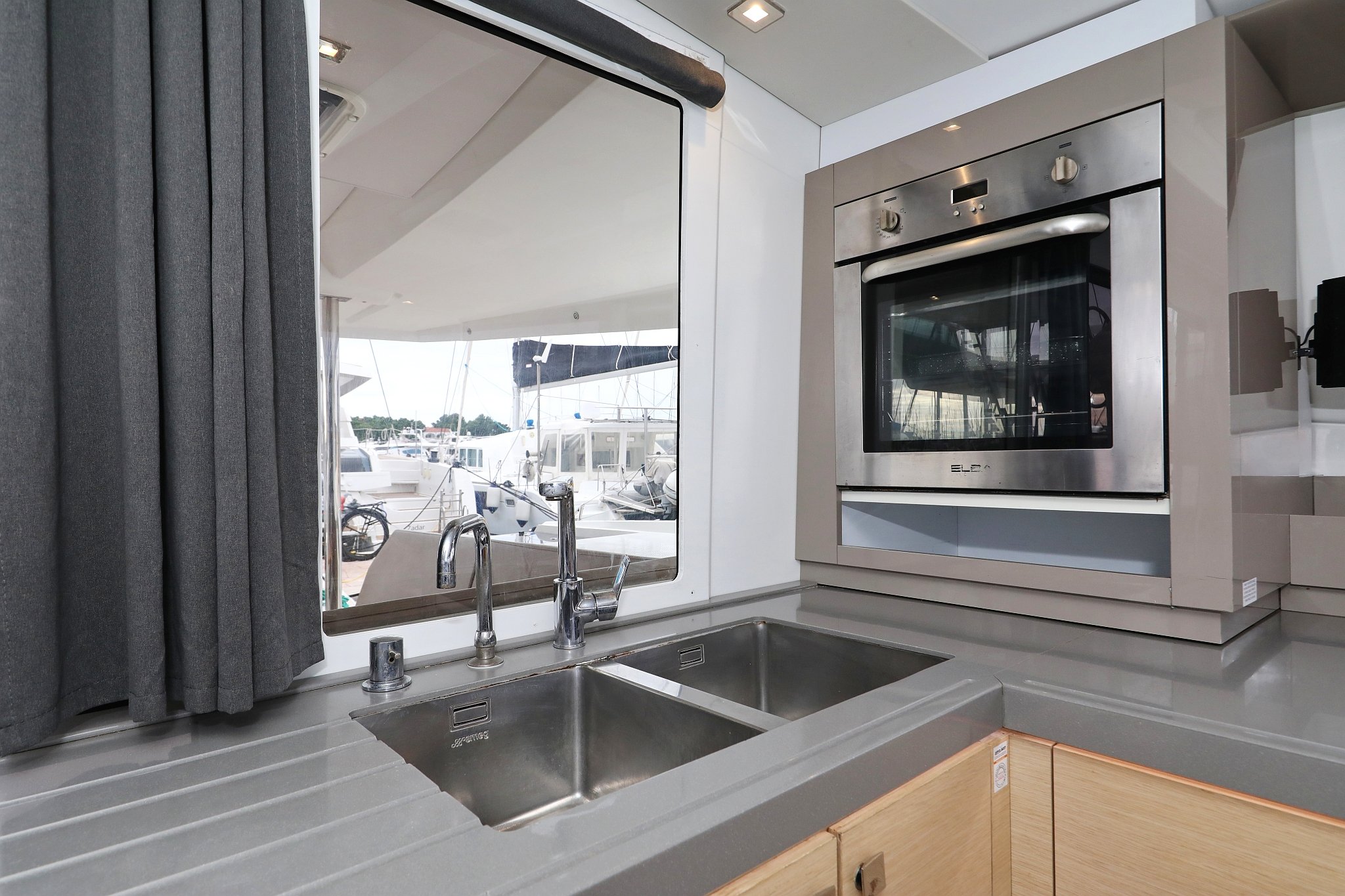 Photo #40 - Fountaine Pajot Saona 47 Quintet - 5 + 1 cab. (Martin V) en Rogoznica - 32764