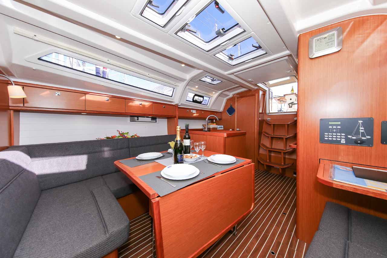 Bavaria Cruiser 37 - 3 cab. — photo 14