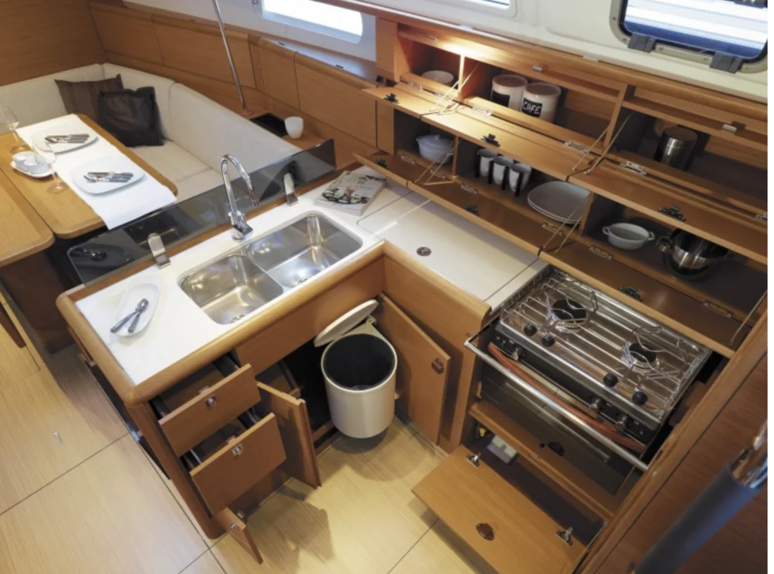 Sun Odyssey 389 (Verona)  - 3