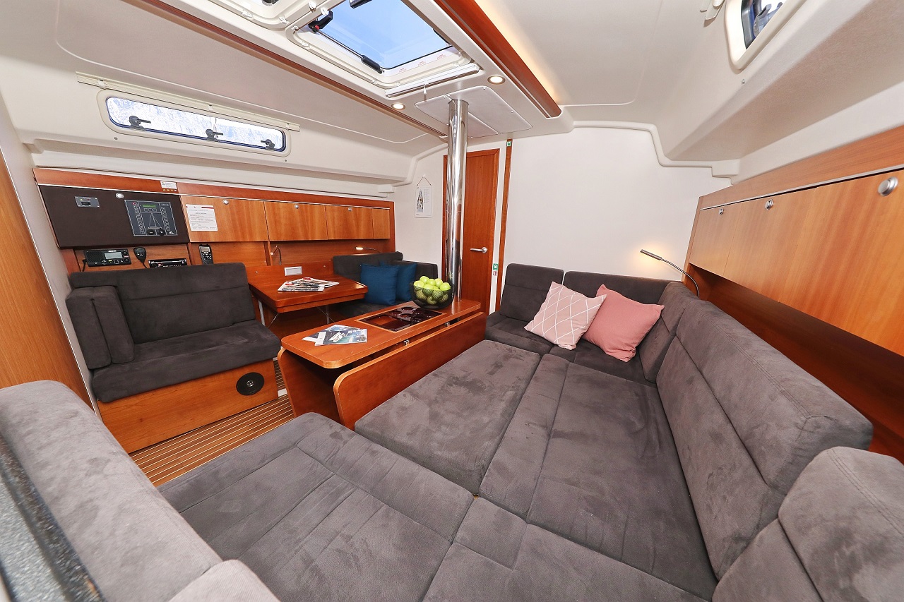 Photo #8 - Hanse 415 (Luna) en Sibenik - 32811