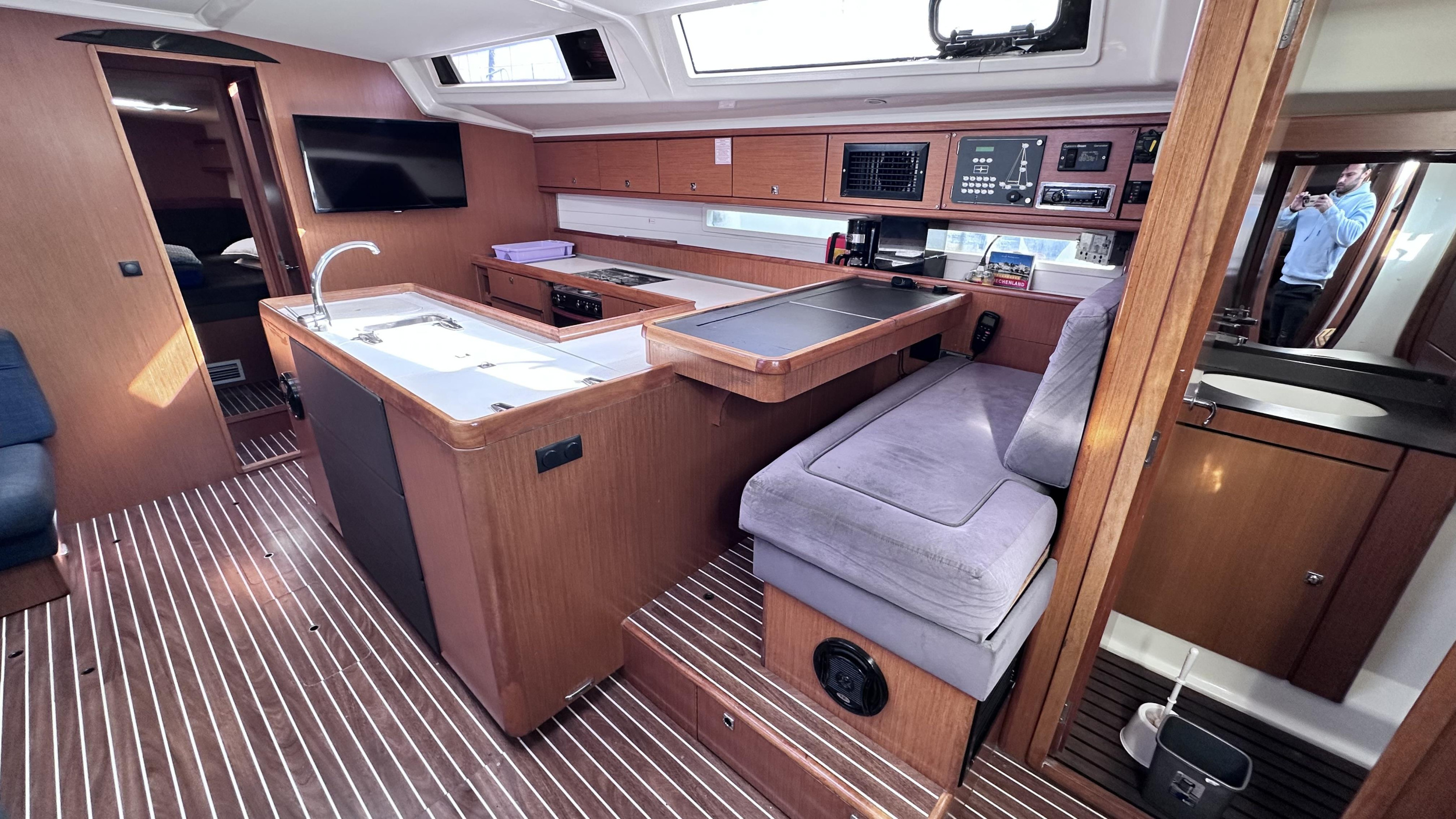Bavaria Cruiser 56 - 5 + 1 cab. — photo 14