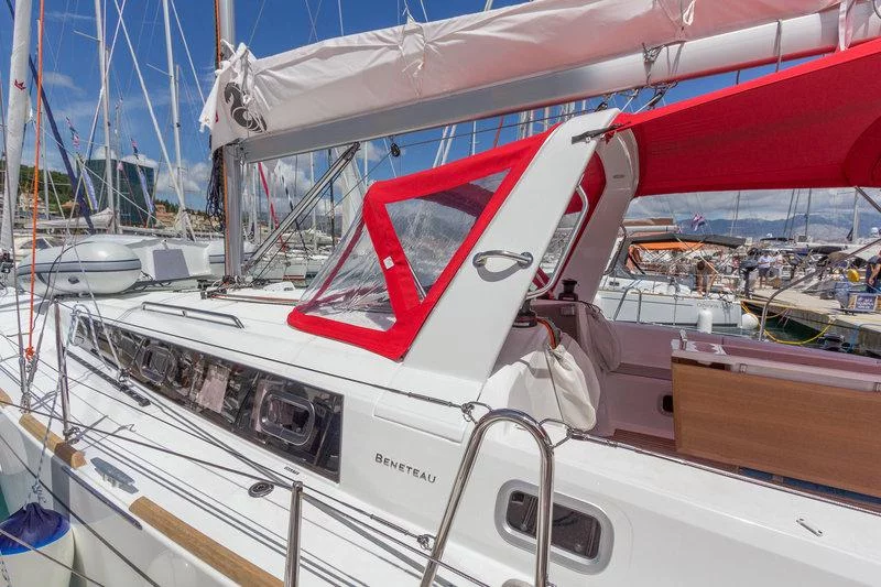 Oceanis 38.1 (Mare Nostrum II)  - 2