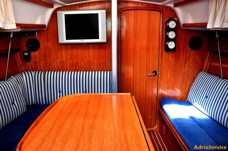 Bavaria 33 Cruiser (Small AS)  - 3