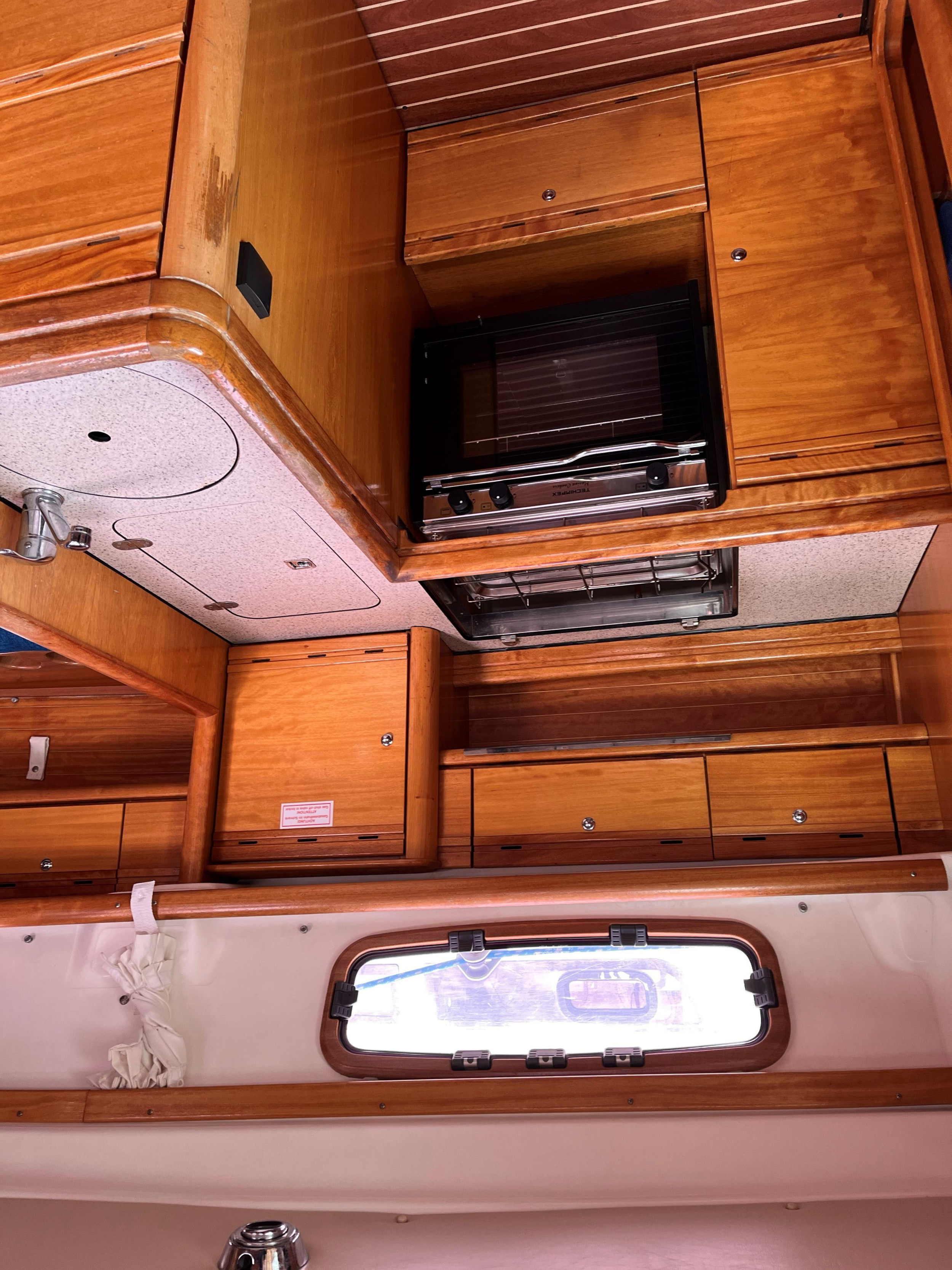 Bavaria 33 Cruiser — photo 4