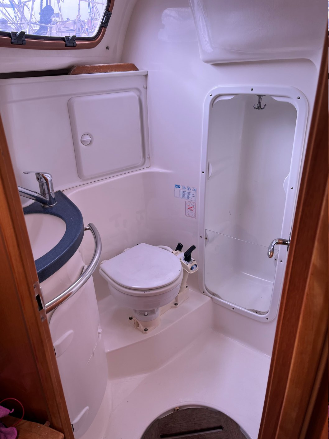Bavaria 33 Cruiser — photo 9