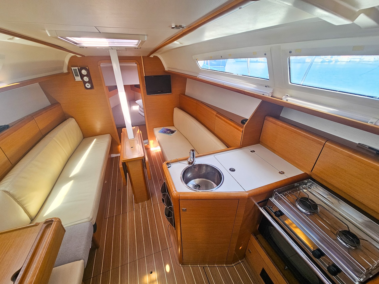 Sun Odyssey 33i - 2 cab. — photo 4