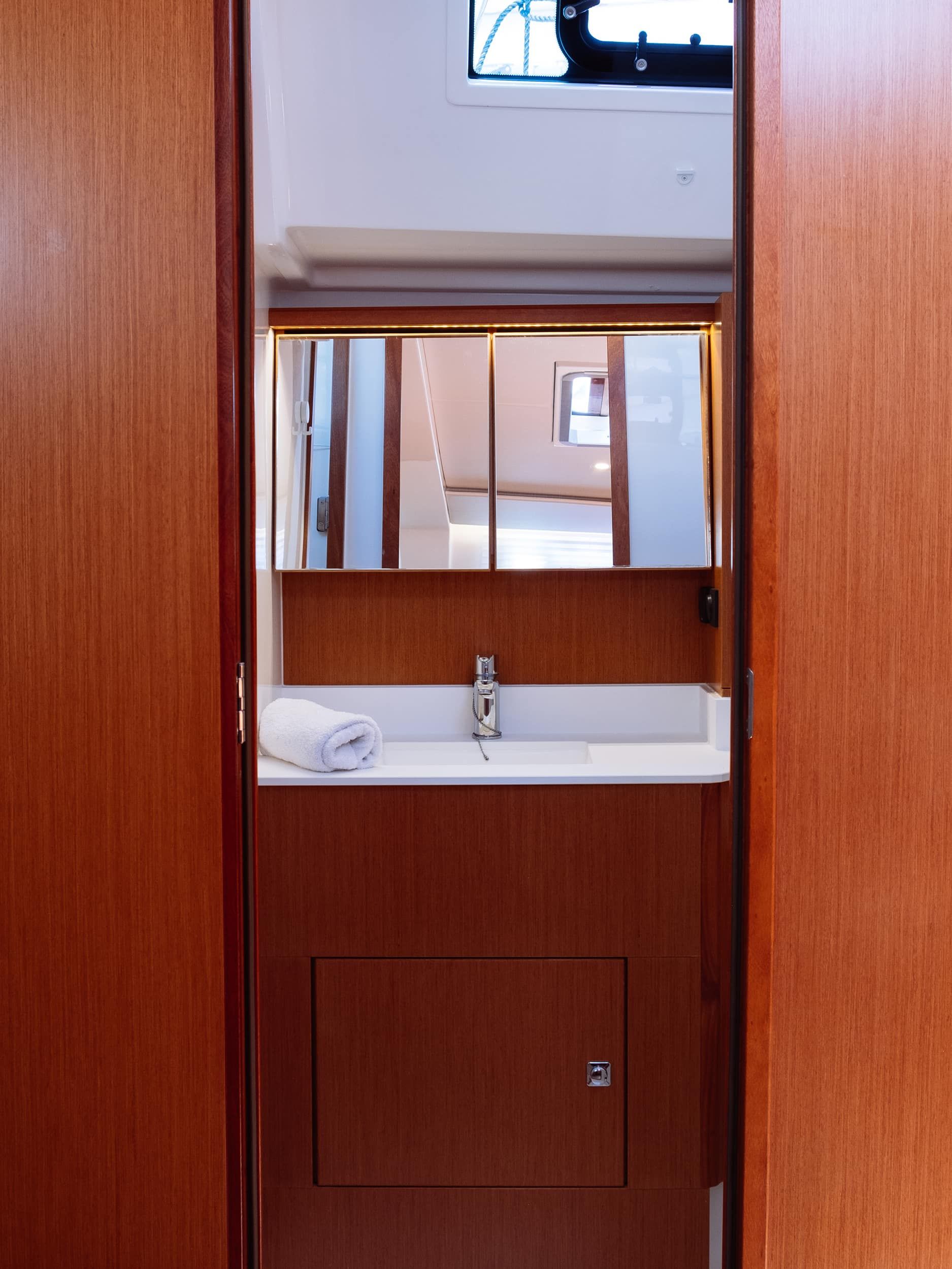 Photo #15 - Bavaria C45 - 4 cab. (Dawn) en Lefkada - 32901