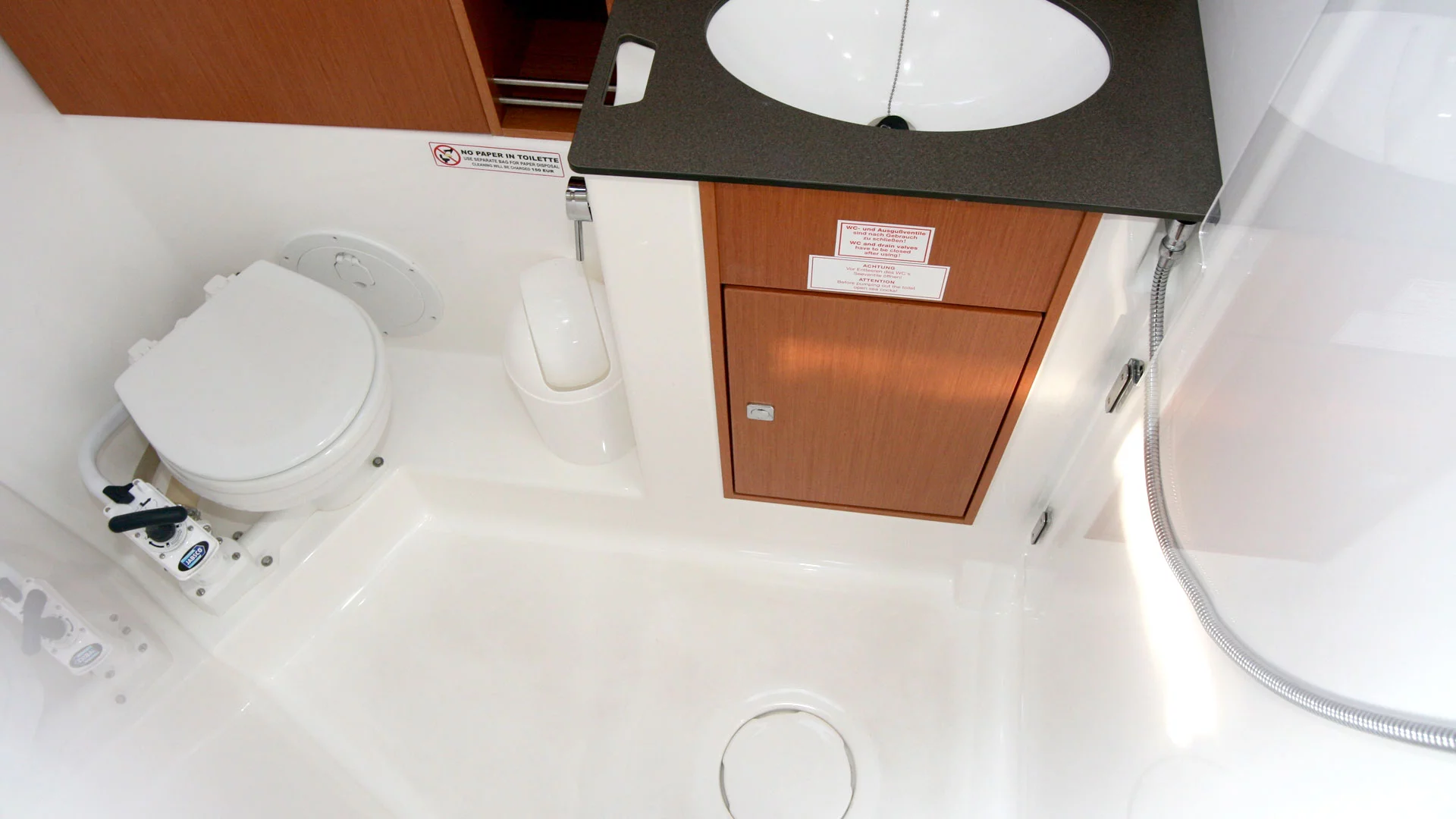 Bavaria Cruiser 41 - 3 cab. (Raven)  - 18