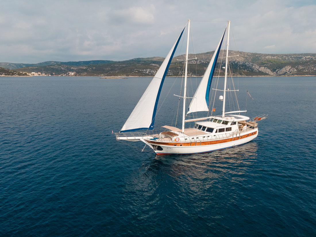Photo #1 - Sea Breeze (Sea Breeze) in Trogir - 32946