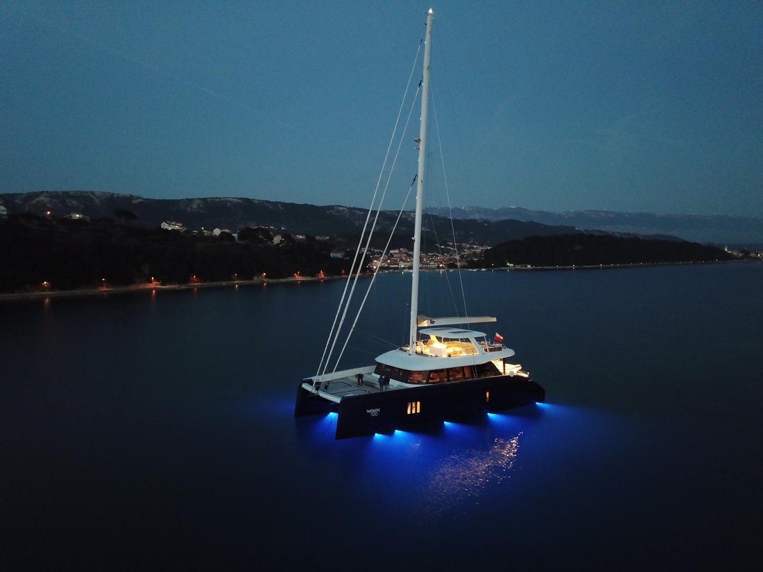 Photo #9 - Sunreef 80 (Fantastic Too) in Port de Plaisance - 32953