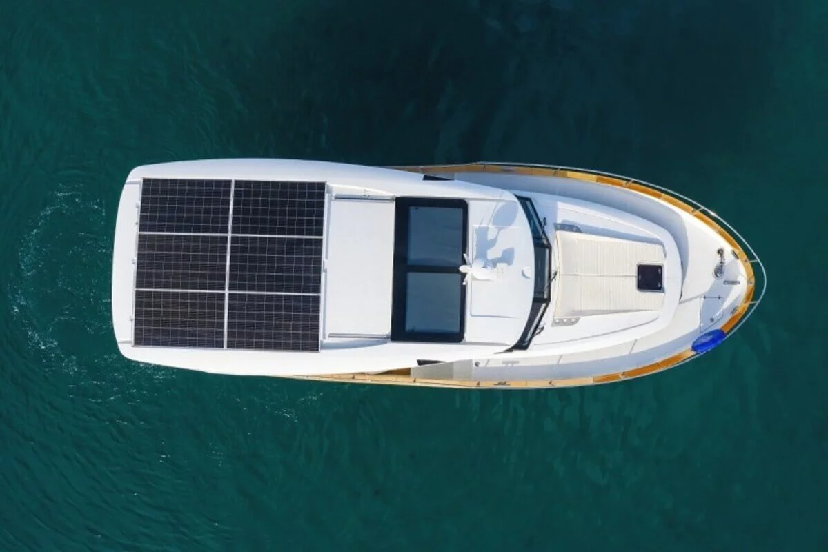 Greenline 40 (Lady Elma)  - 3