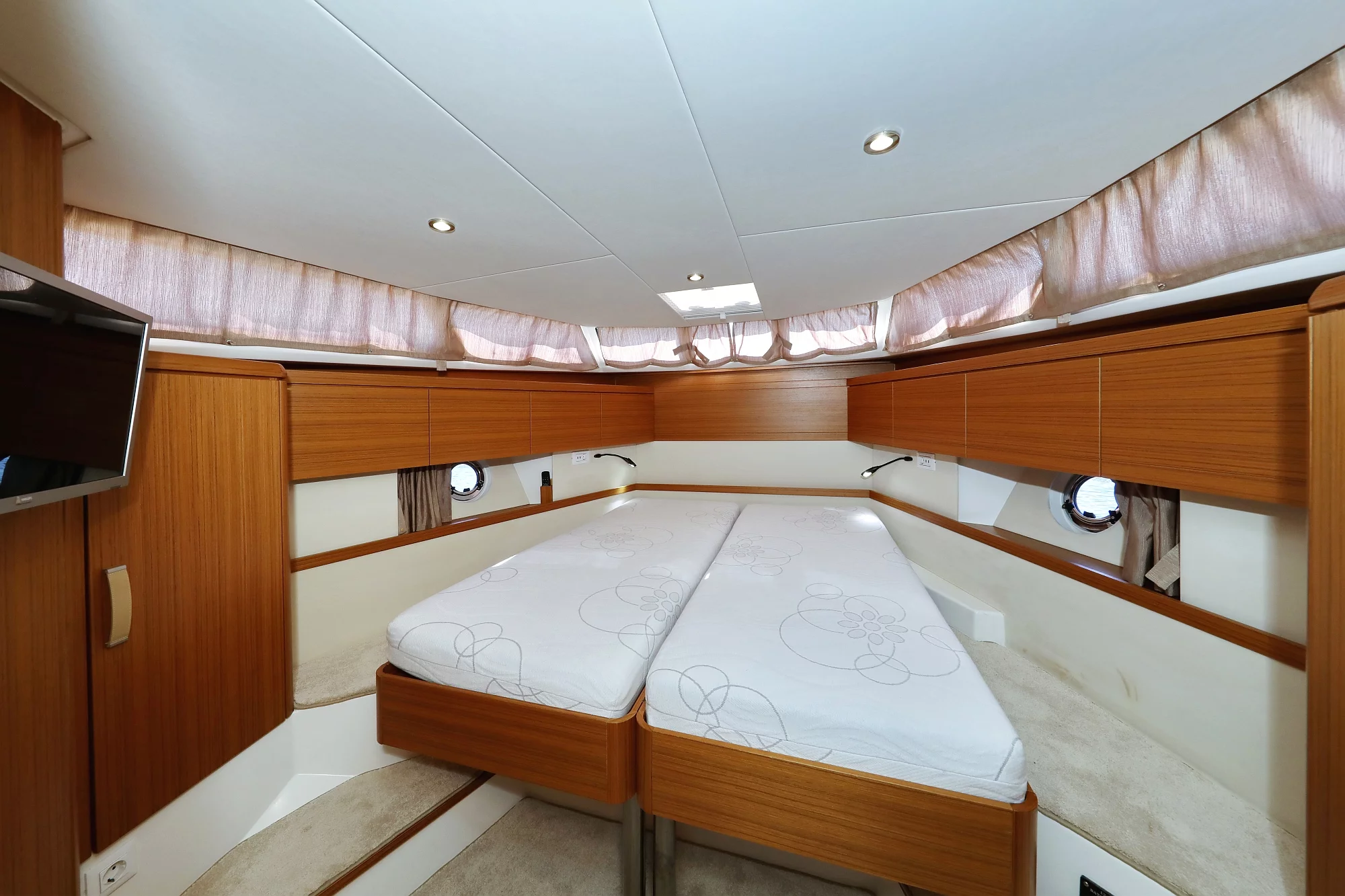 Greenline 40 (Lady Elma)  - 16