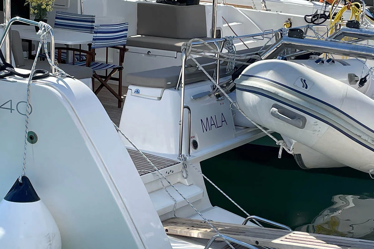 Lagoon 40 - 3 + 2 cab (Mala)  - 3