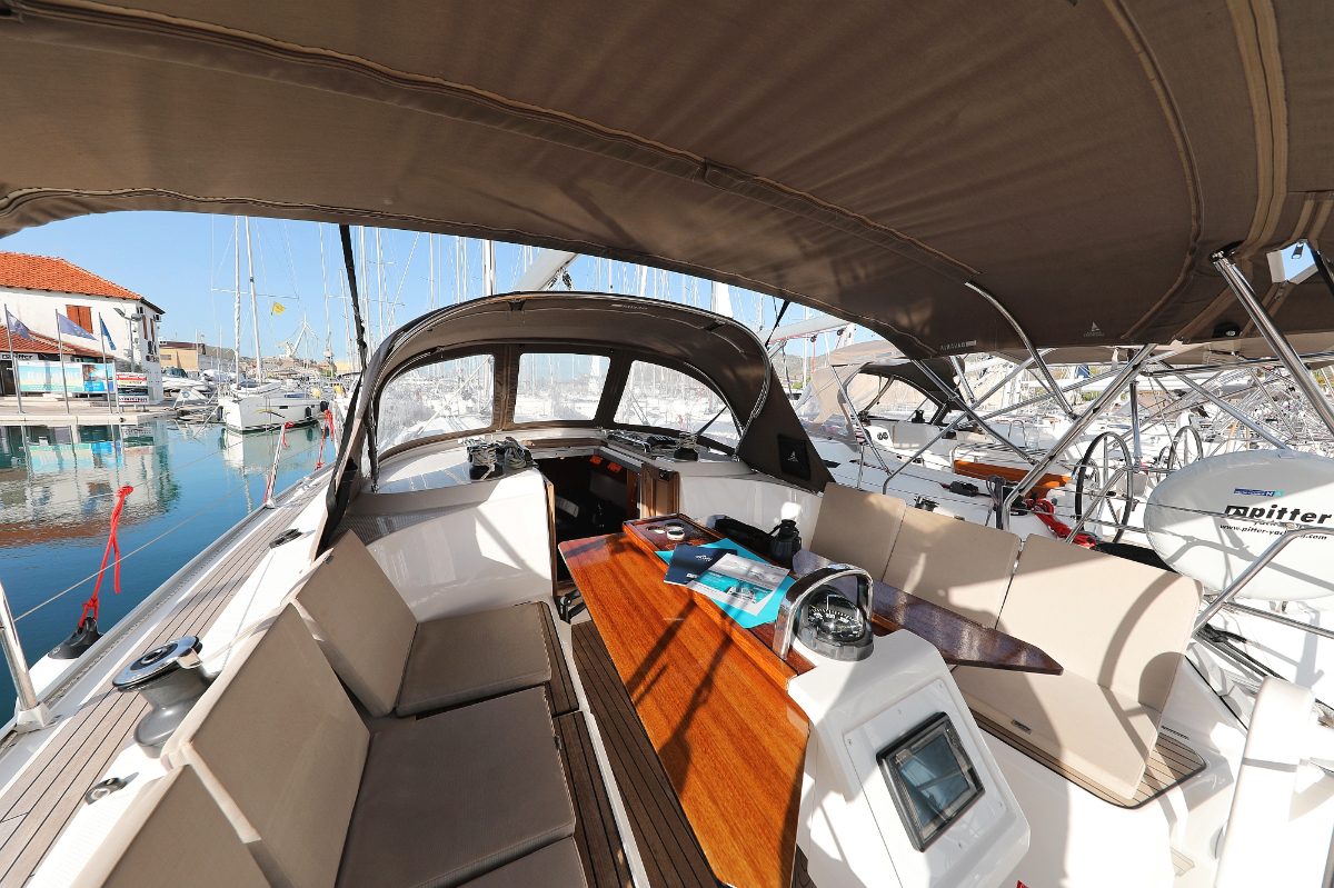 Photo #33 - Bavaria Cruiser 37 - 3 cab. (Sursulapitschi) en Pula - 33087