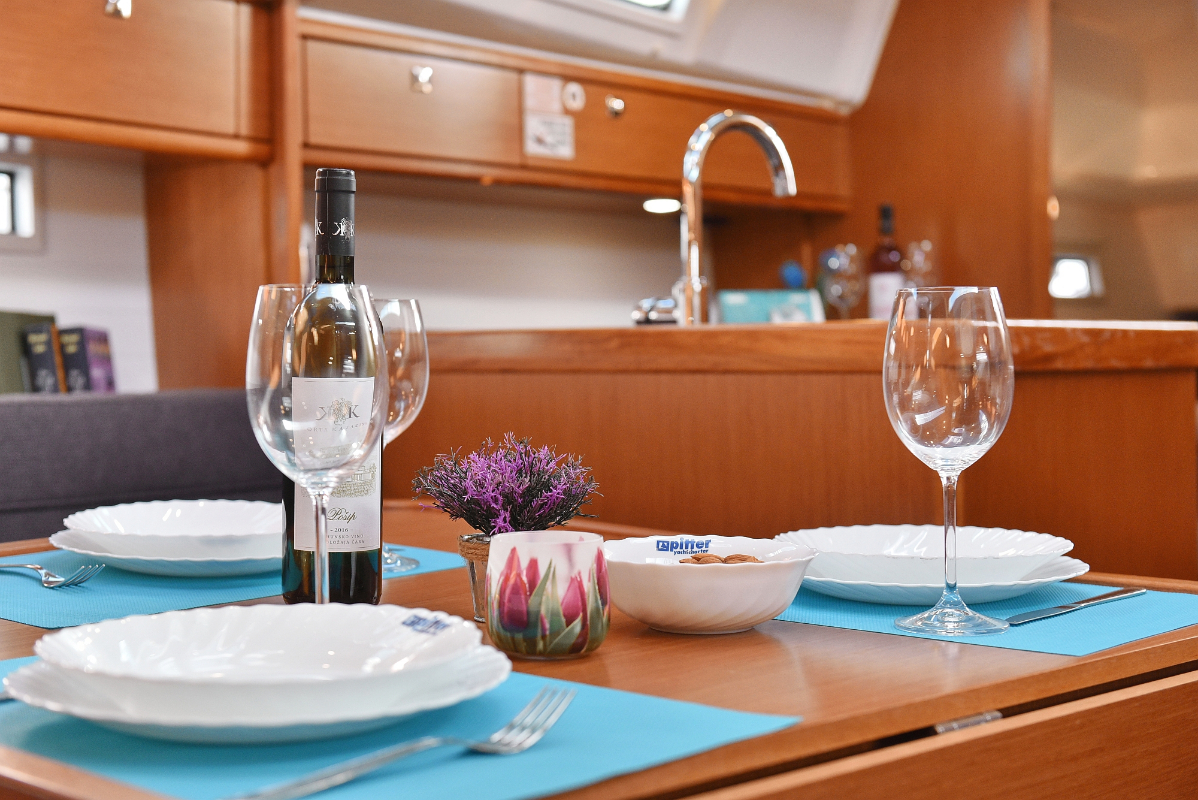 Photo #16 - Bavaria Cruiser 37 - 3 cab. (Sursulapitschi) en Pula - 33087