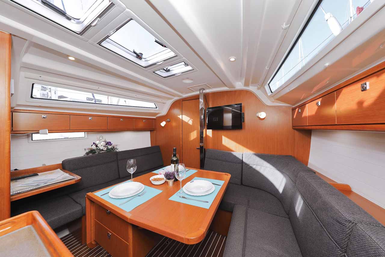 Bavaria Cruiser 37 - 3 cab. — photo 11
