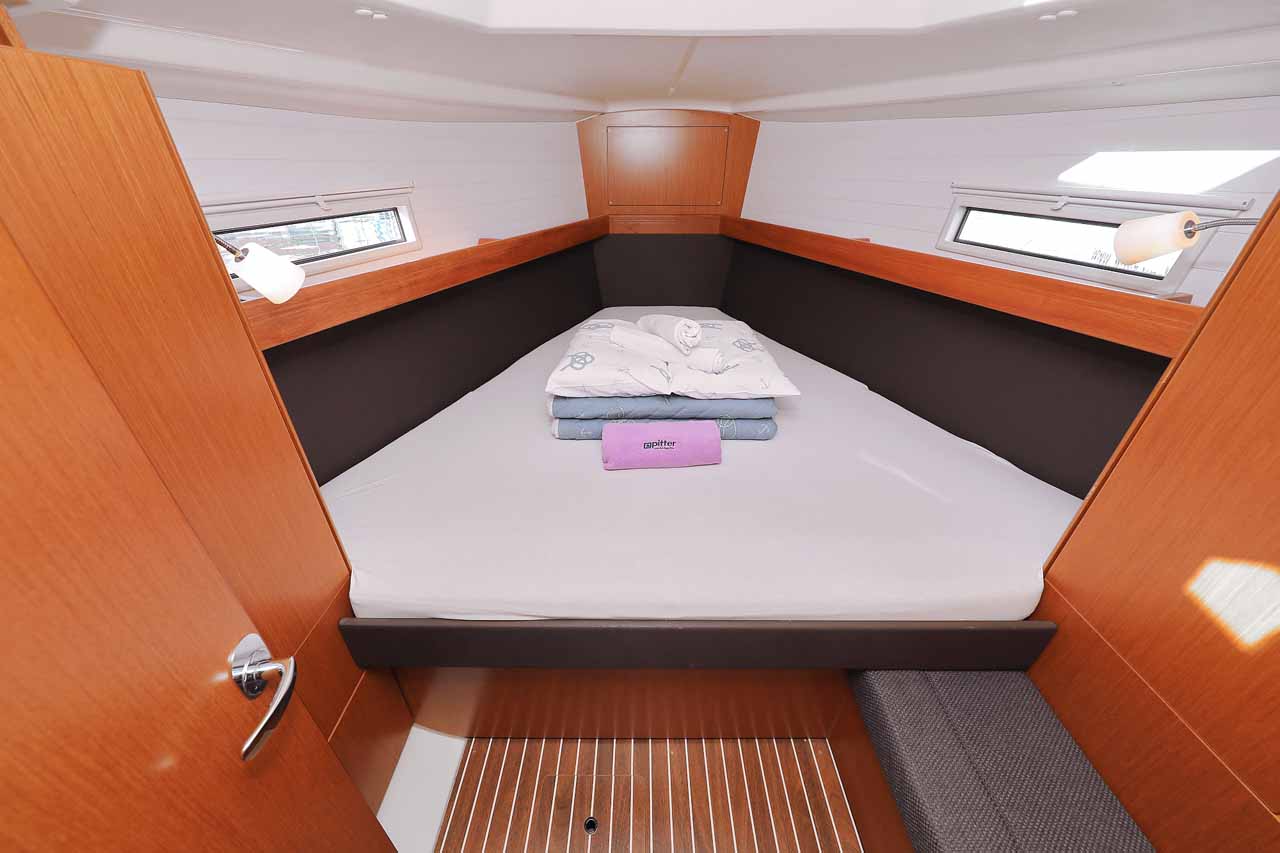Bavaria Cruiser 37 - 3 cab. — photo 17