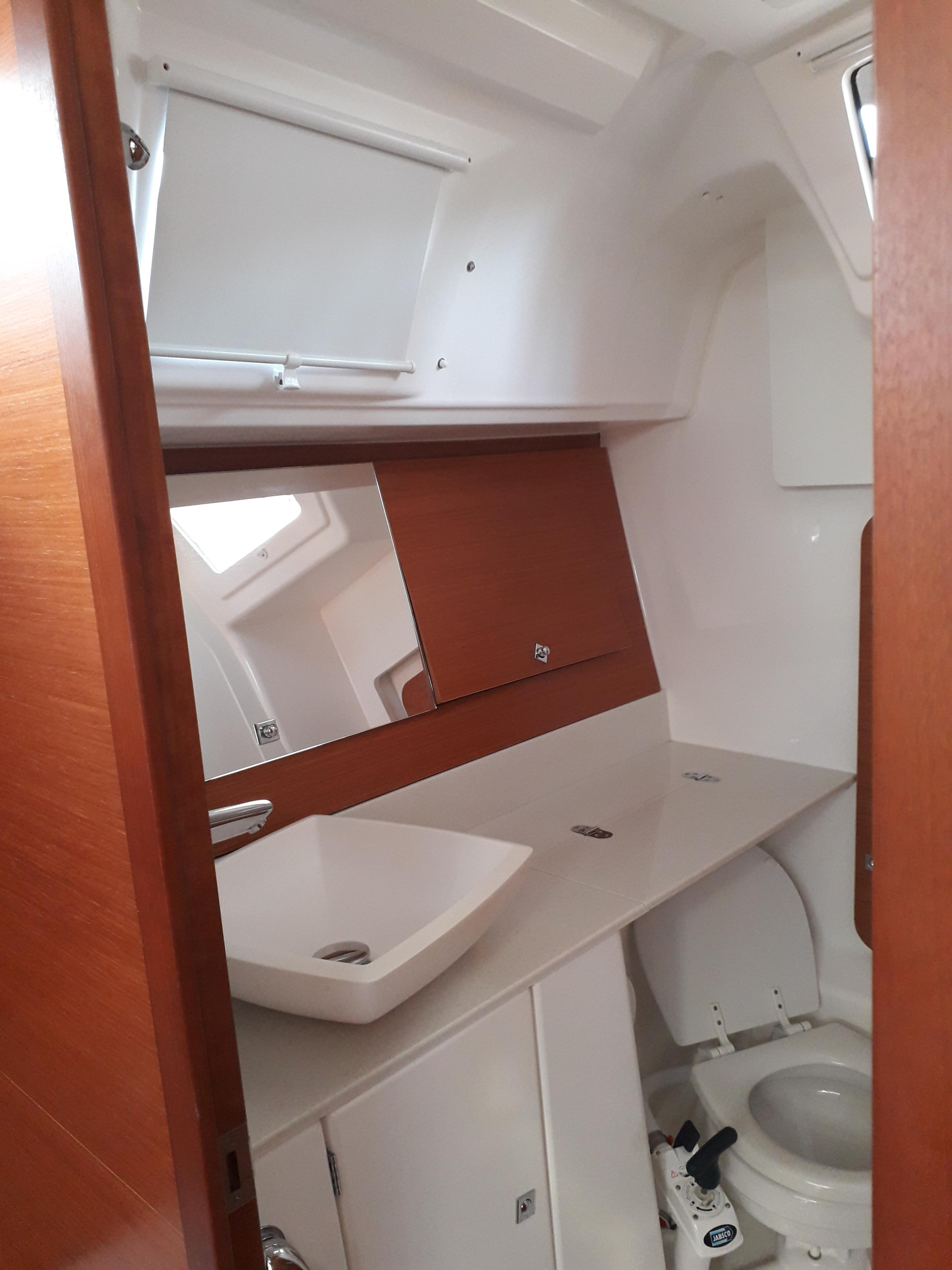 Photo #4 - Dufour 360 GL (Happy Planet) in Portorosa - 33103