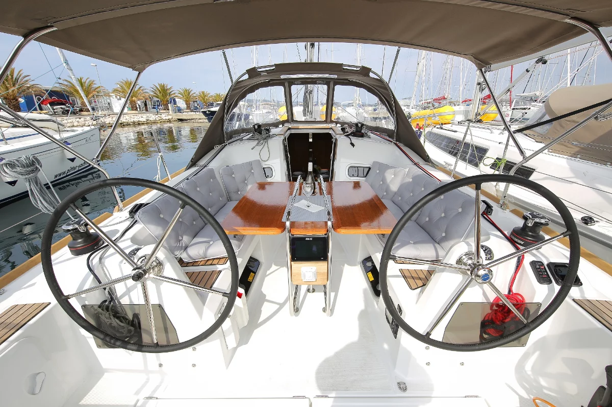 Sun Odyssey 349 (Polly Fun)  - 5