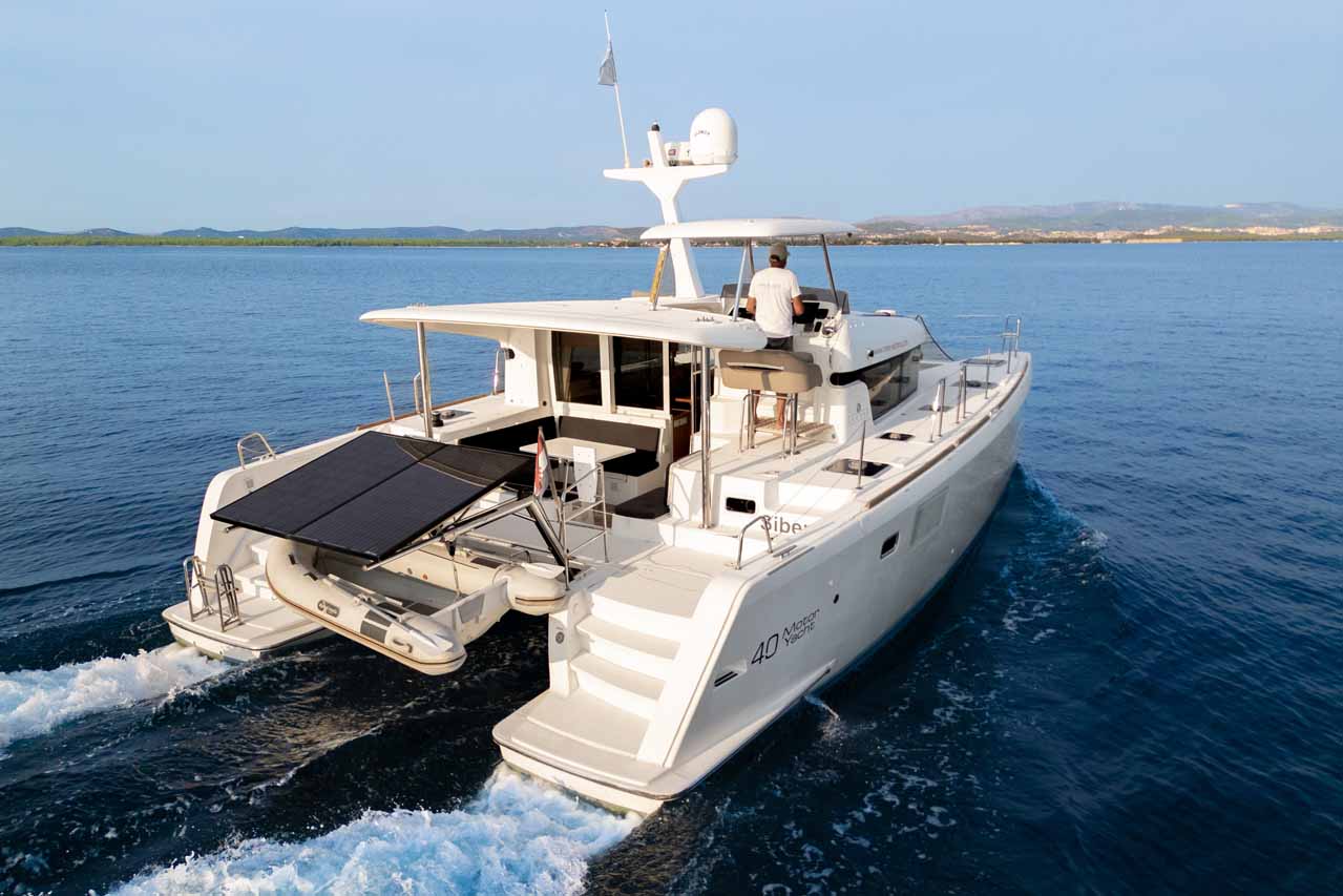 Photo #5 - Lagoon 40 MotorYacht - 3 + 2 cab. (Family) in Sibenik - 33141