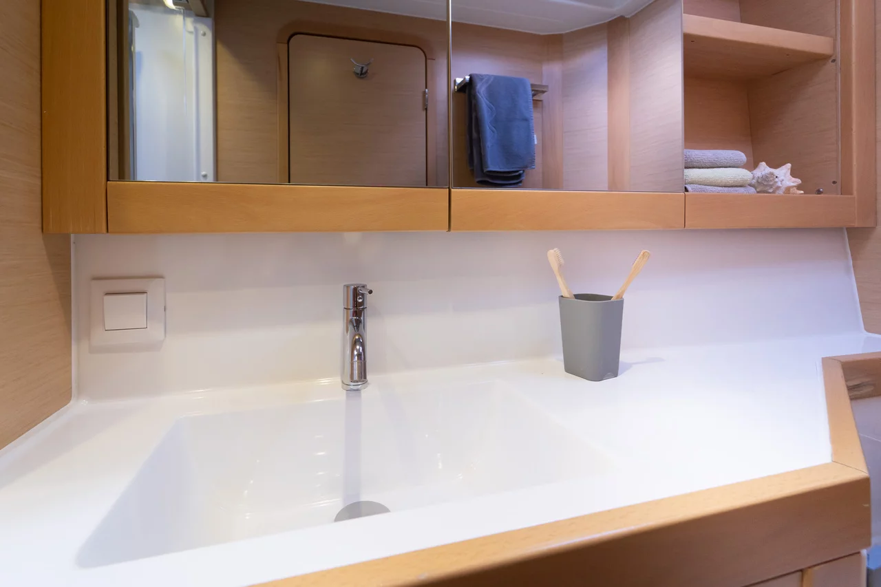 Lagoon 40 MotorYacht - 3 + 2 cab. (Family)  - 17