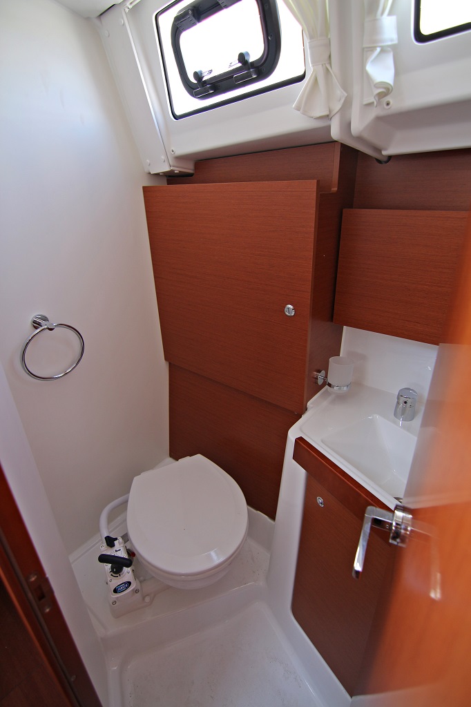 Photo #18 - Oceanis 38.1 (Aura) in Sukosan - 33210