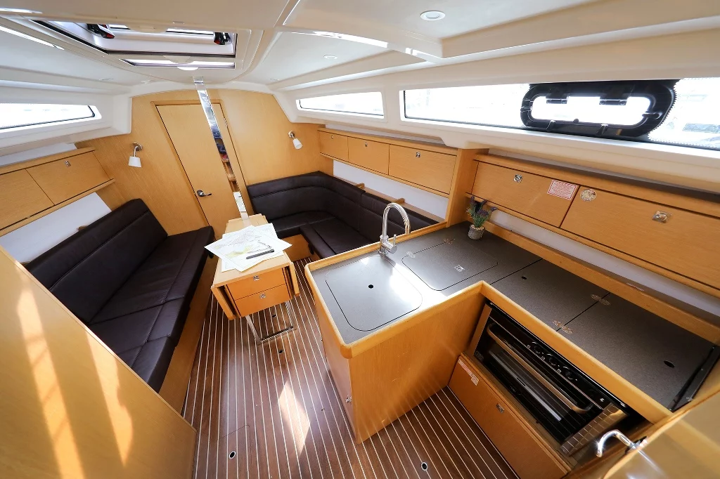 Bavaria Cruiser 34 (Arizona)  - 14